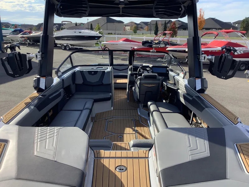 Slide: The Image of Nautique G25 2022 - 10