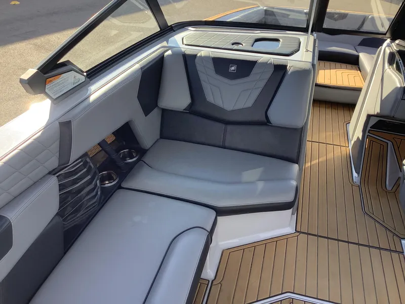 Slide: The Image of Nautique G25 2022 - 14