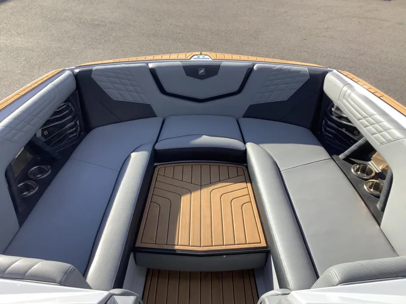 Slide: The Image of Nautique G25 2022 - 15