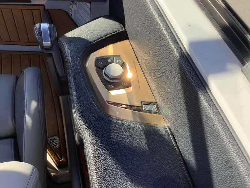 Slide: The Image of Nautique G25 2022 - 17