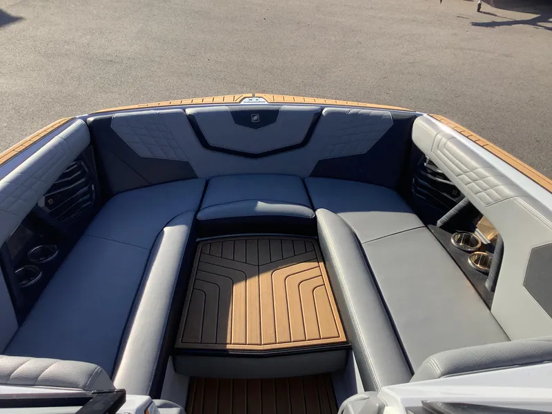 Slide: The Image of Nautique G25 2022 - 18