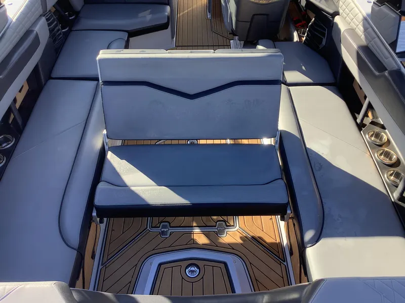 Slide: The Image of Nautique G25 2022 - 24