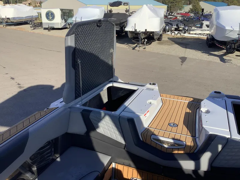 Slide: The Image of Nautique G25 2022 - 26