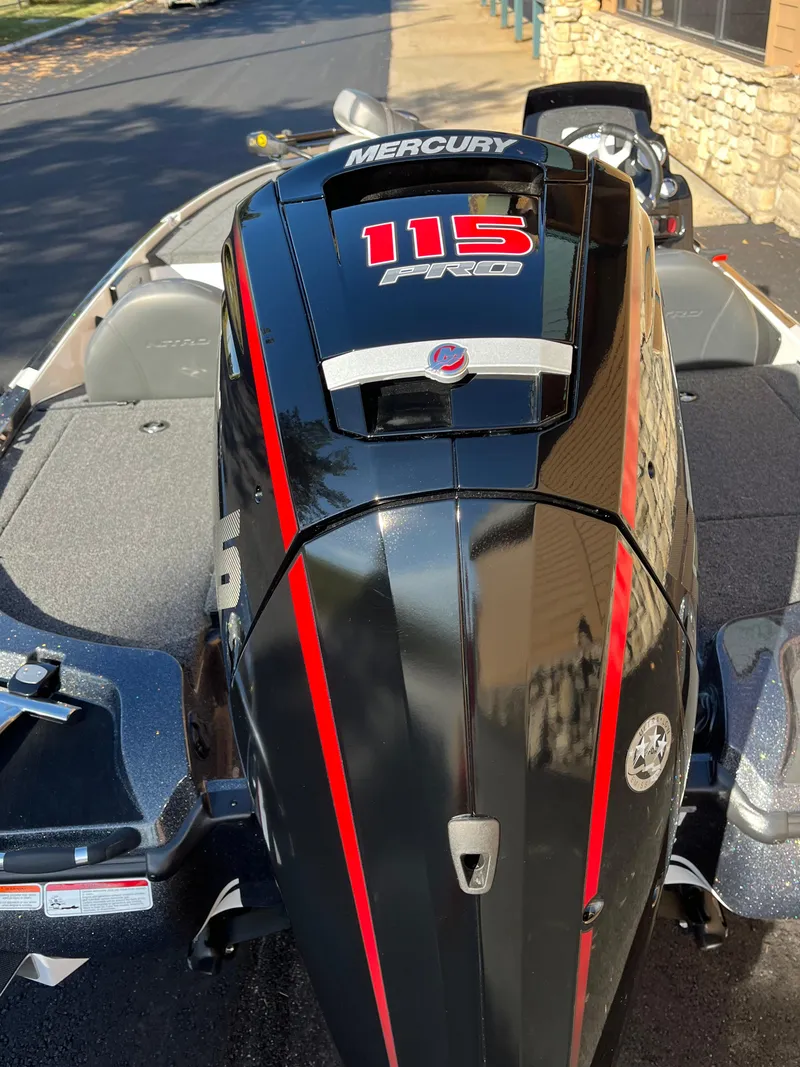 Slide: The Image of 2025 Nitro Z17 boat with Mercury 115 Pro outboard motor. - 2