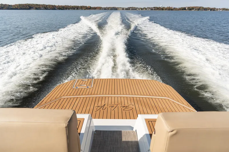 Slide: The Image of Cruisers 390 Express Coupe 2017 - 77