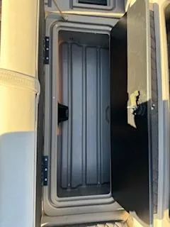 Slide: The Image of Sun Tracker Fishin' Barge 22 DLX 2025 - 92