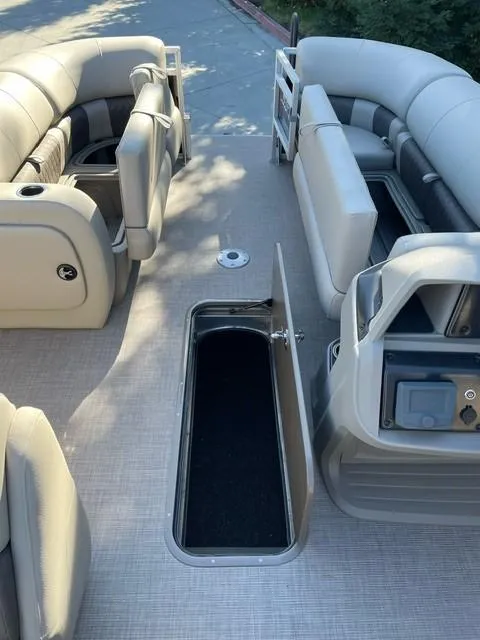 Slide: The Image of Sun Tracker SportFish 22 XP3 2025 - 75