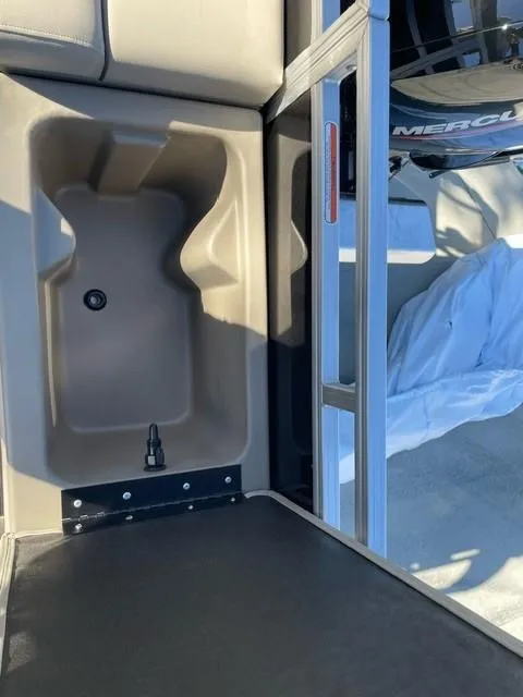 Slide: The Image of Sun Tracker SportFish 22 XP3 2025 - 82