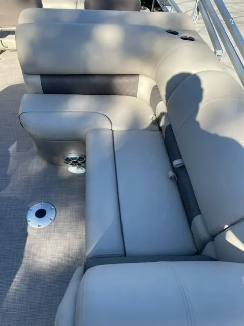 Slide: The Image of Sun Tracker SportFish 22 XP3 2025 - 84