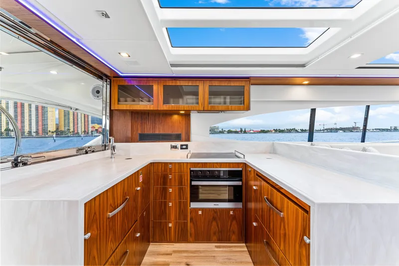 Slide: The Image of Riviera 6000 Sport Yacht 2022 - 10