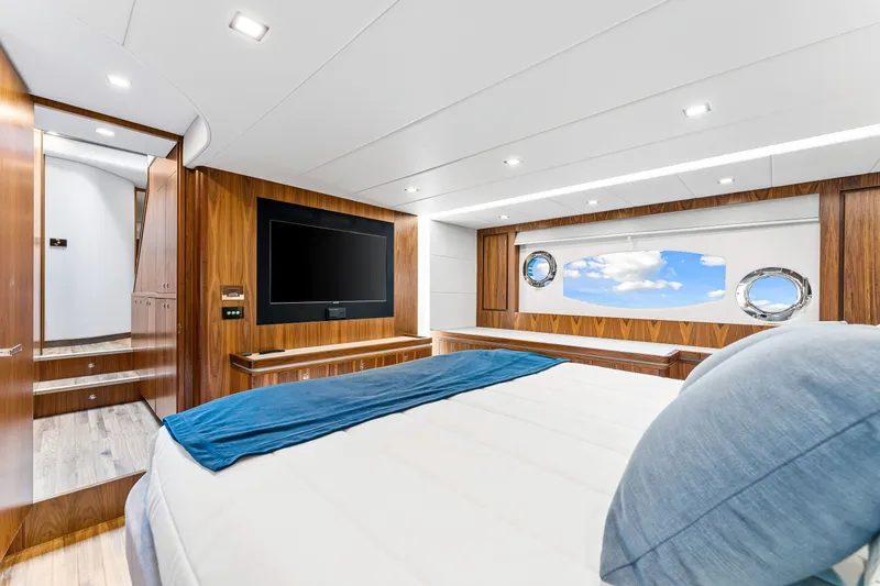 Slide: The Image of Master Cabin - 24