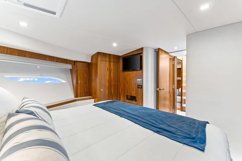 Slide: The Image of Riviera 6000 Sport Yacht 2022 - 31