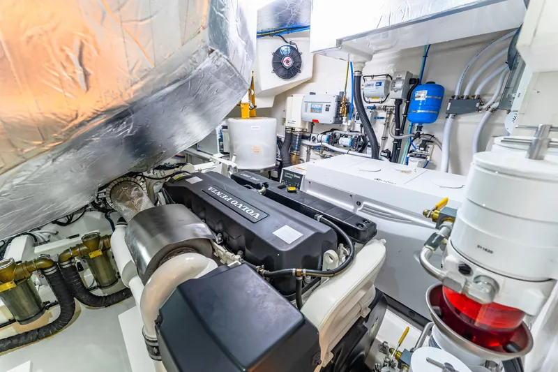 Slide: The Image of Riviera 6000 Sport Yacht 2022 - 45