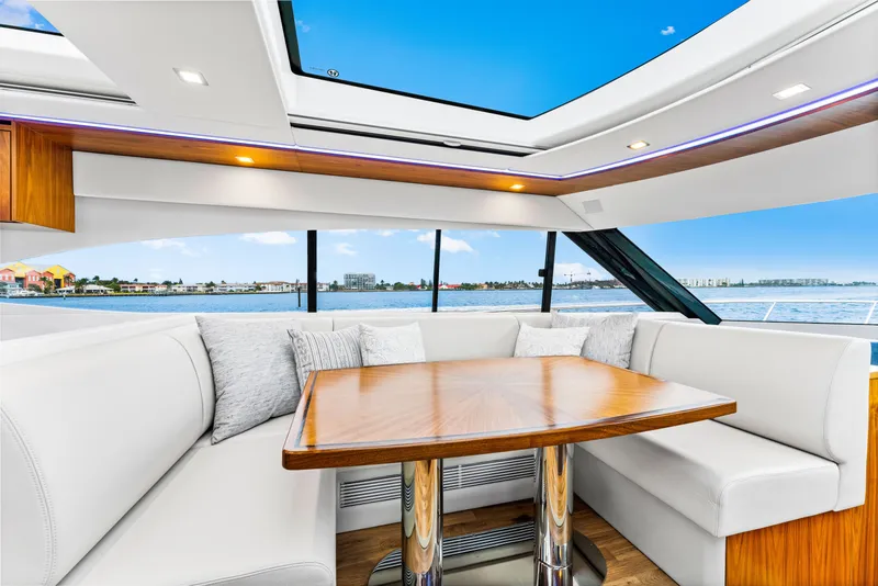 Slide: The Image of Riviera 6000 Sport Yacht Platinum Edition 2022 - 16
