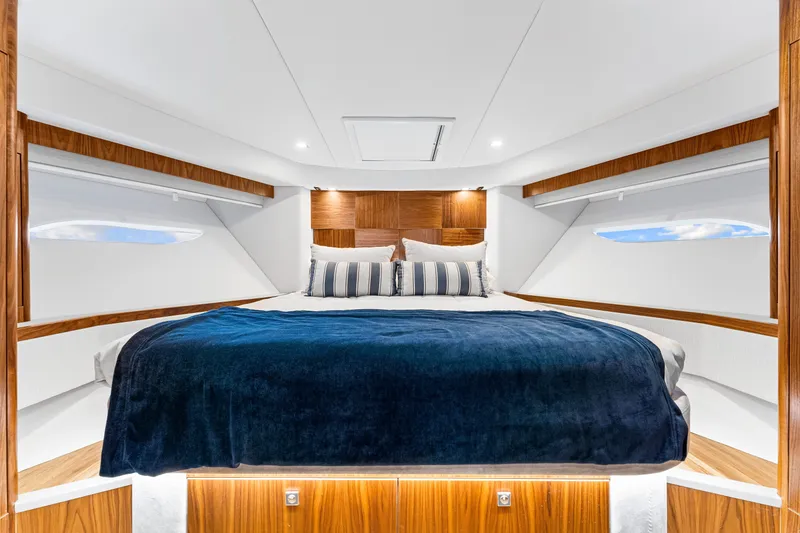 Slide: The Image of Riviera 6000 Sport Yacht Platinum Edition 2022 - 30