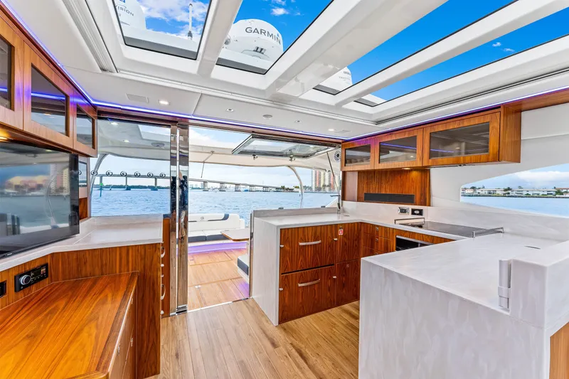 Slide: The Image of Riviera 6000 Sport Yacht Platinum Edition 2022 - 8