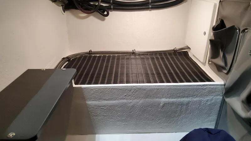 Slide: The Image of Formula 330 Crossover Bowrider I/O 2025 - 58