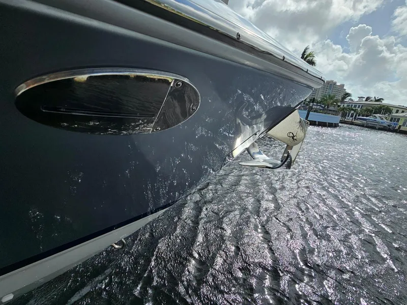 Slide: The Image of 2023 Formula 350 Crossover Bowrider cruising on sunny waters. - 35