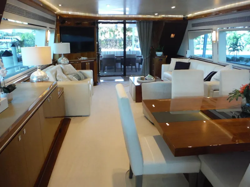 Slide: The Image of Luxurious interior of 2015 Horizon E88 yacht with elegant furnishings and modern design. - 22