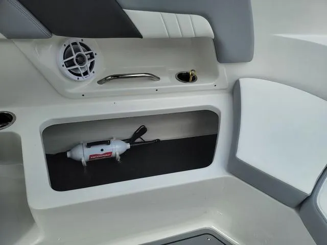 Slide: The Image of Chaparral 23 SSi OB 2025 - 16