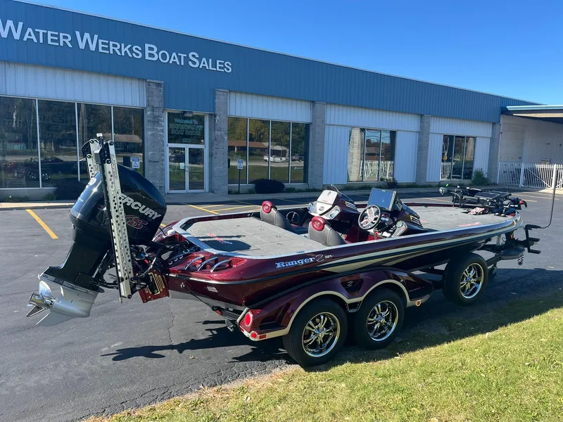 Slide: The Image of 2015 Ranger Z521 Comanche boat at Water Werks Boat Sales dealership. - 0