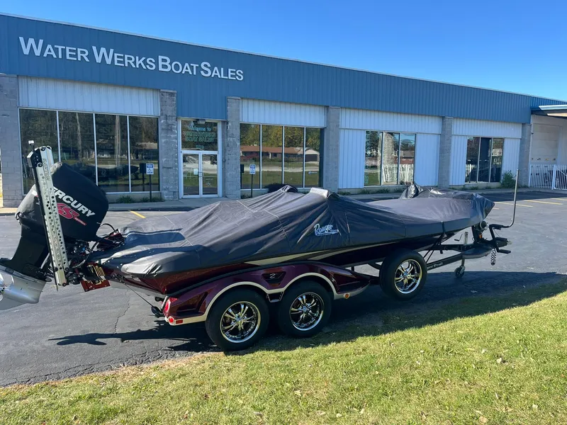 Slide: The Image of 2015 Ranger Z521 Comanche boat covered, parked outside Water Werks Boat Sales. - 37