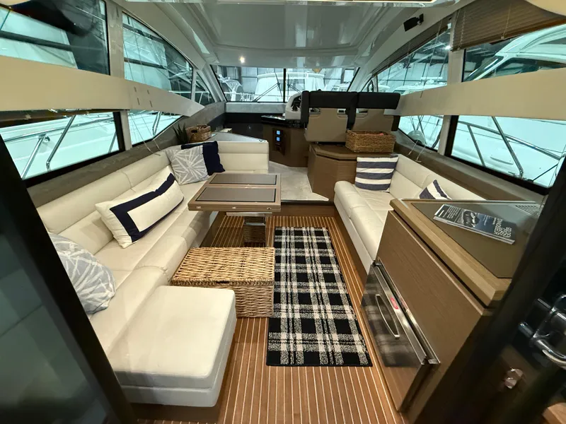 Slide: The Image of Salon - 1