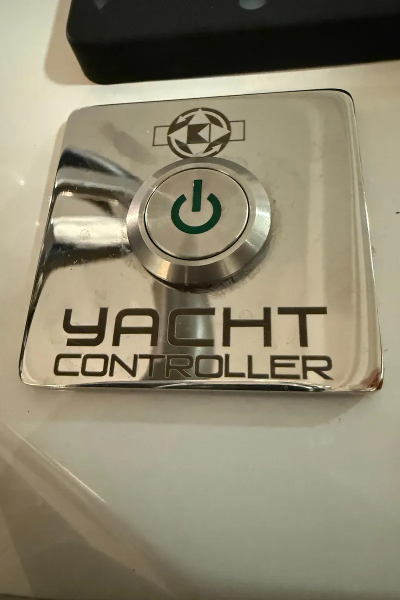 Slide: The Image of Yacht Controller - 11