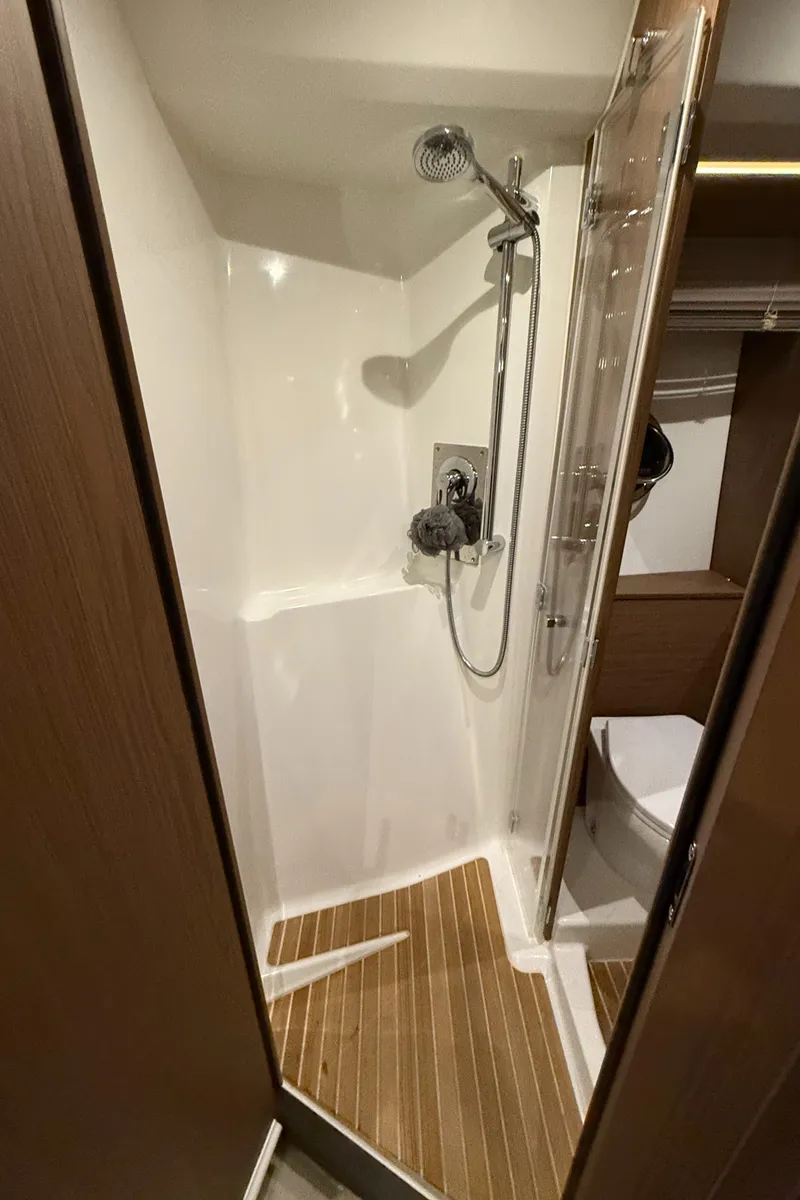 Slide: The Image of VIP/Day shower - 25