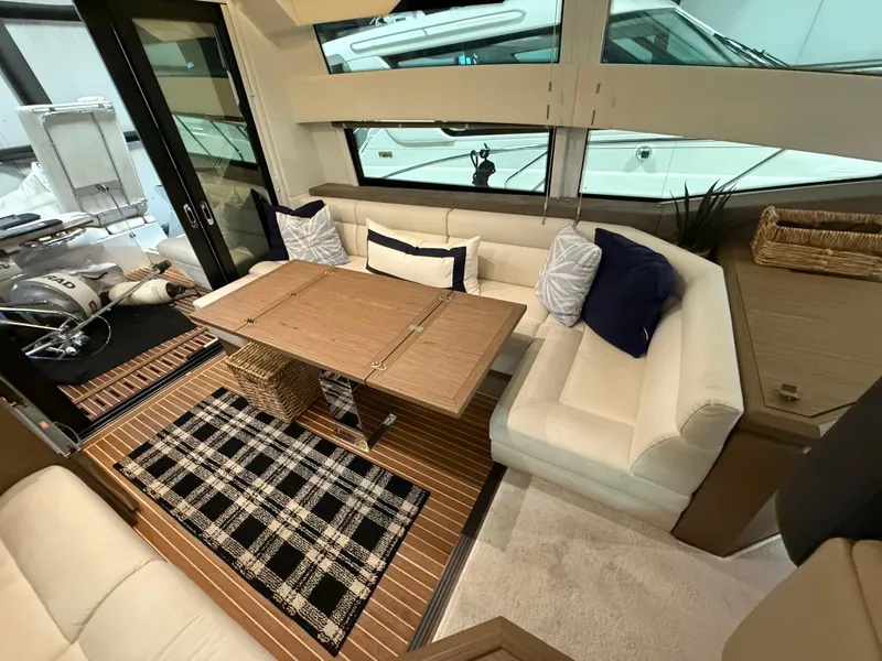 Slide: The Image of Dinette table extended - 4