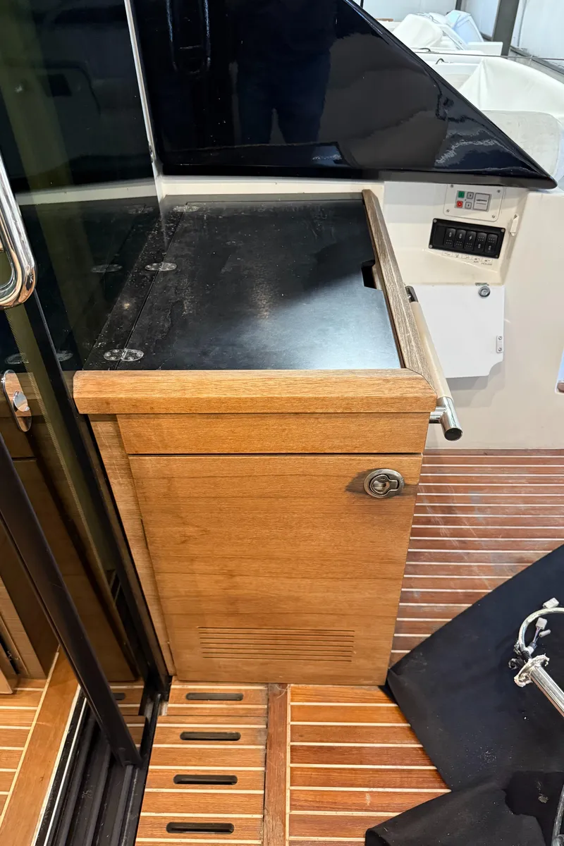 Slide: The Image of Cockpit refreshment center - 40