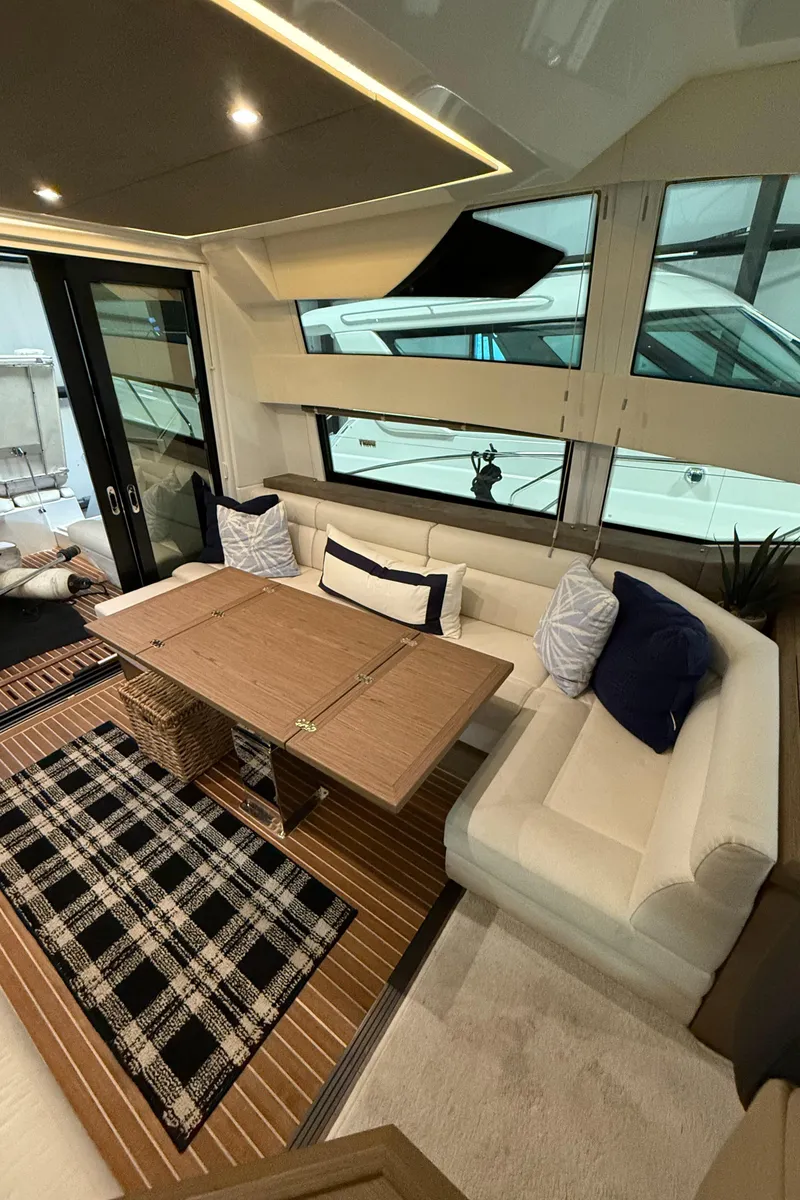 Slide: The Image of Dinette table - 6