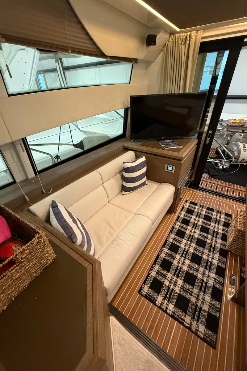 Slide: The Image of Love seat, TV - 7