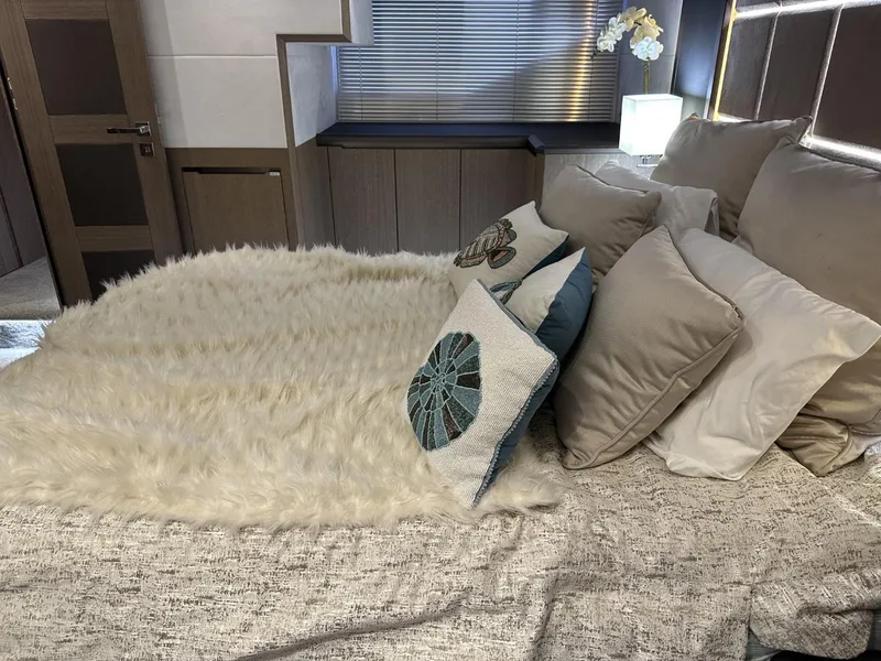 Slide: The Image of Galeon 650 Sky 2019 - 52