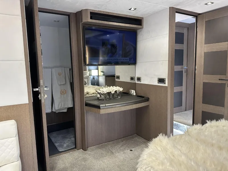 Slide: The Image of Galeon 650 Sky 2019 - 56