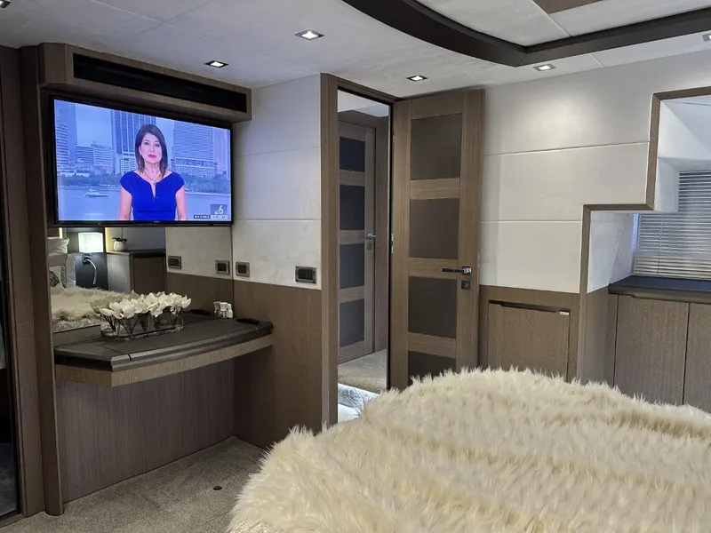 Slide: The Image of Galeon 650 Sky 2019 - 64