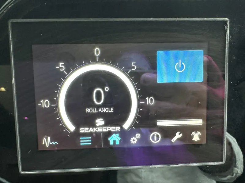 Slide: The Image of Galeon 650 Sky 2019 - 75