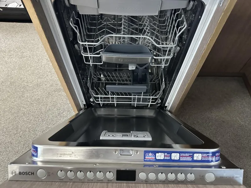 Slide: The Image of Galeon 650 Sky 2019 - 80