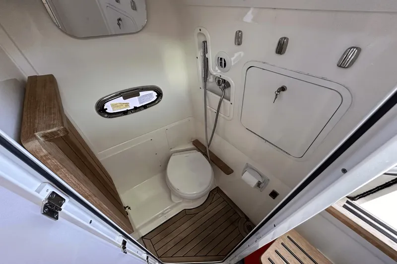 Slide: The Image of Boston Whaler 380 Outrage 2018 - 36