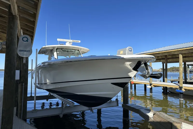 Slide: The Image of Boston Whaler 380 Outrage 2018 - 59