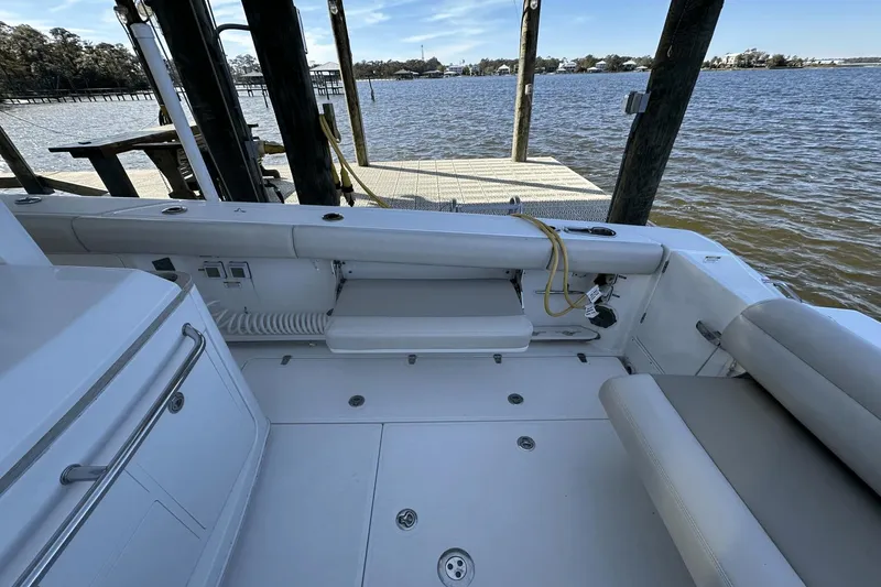 Slide: The Image of Boston Whaler 380 Outrage 2018 - 8