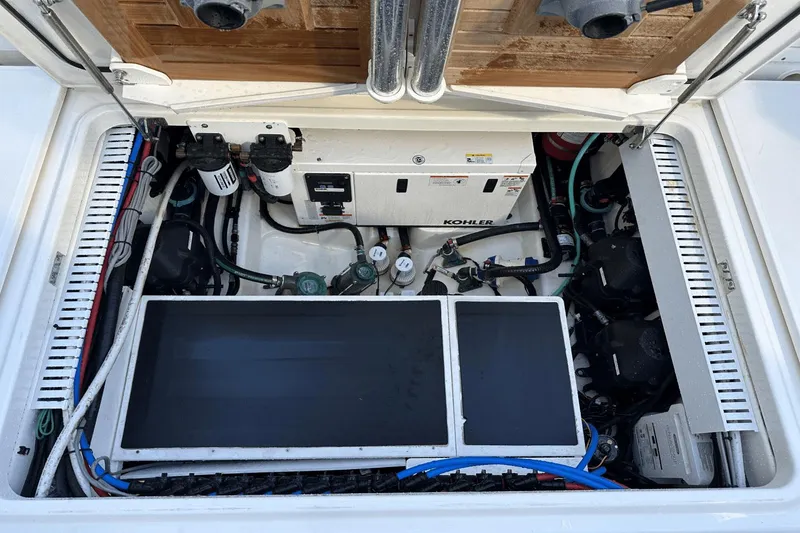 Slide: The Image of Boston Whaler 380 Outrage 2018 - 9