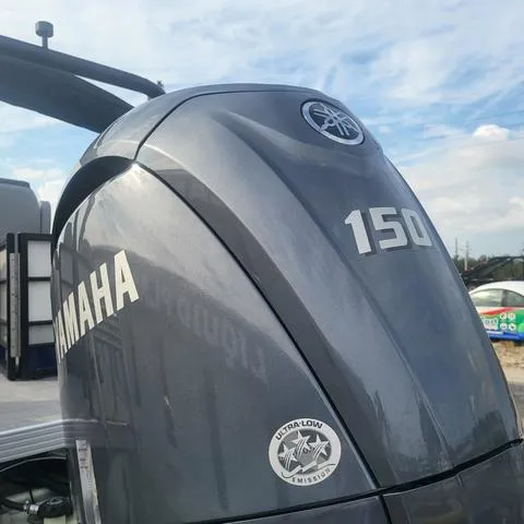 Slide: The Image of Yamaha 150 outboard motor on 2025 Veranda Vista Sport 20 RC boat. - 5