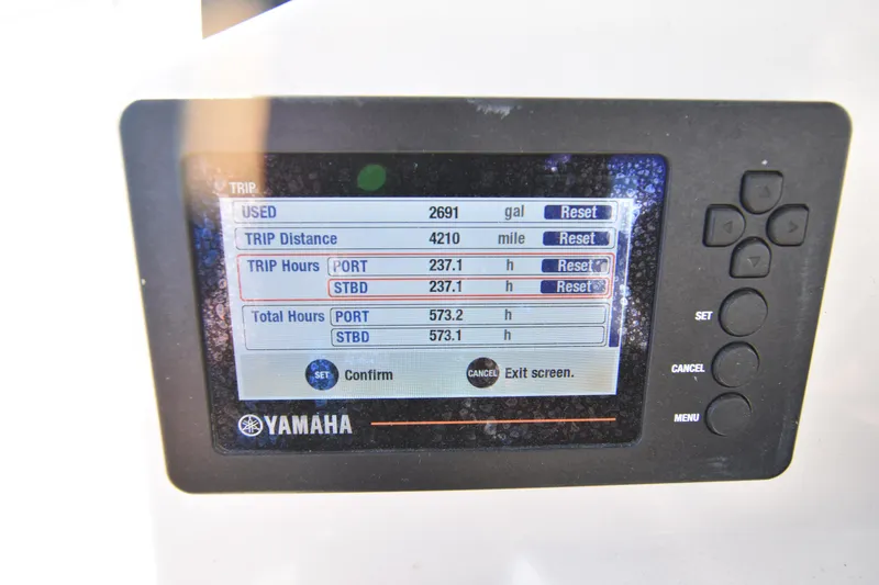 Slide: The Image of Yamaha display showing trip data for 2020 Sailfish 290 CC boat. - 22