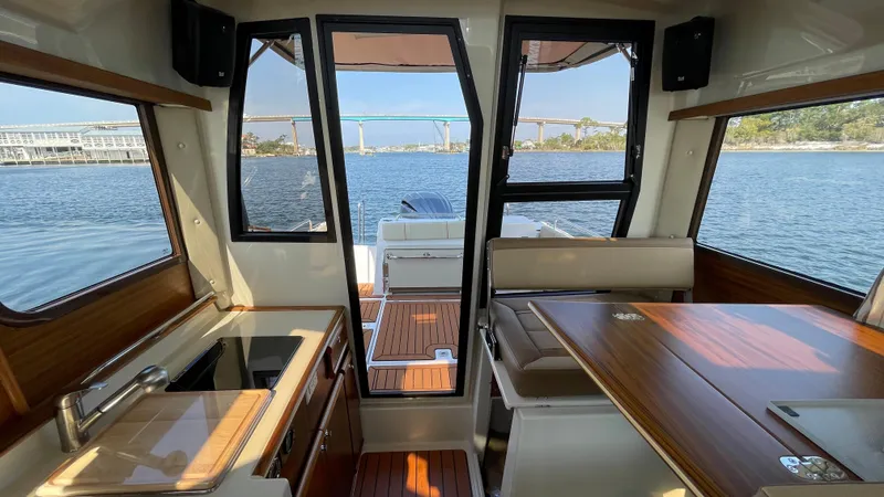 Slide: The Image of Ranger Tug R-25 2026 - 53