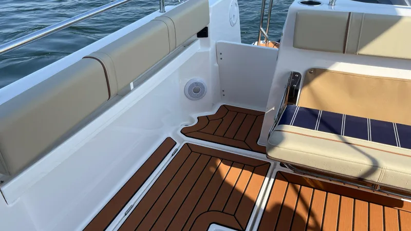 Slide: The Image of Ranger Tug R-25 2026 - 57