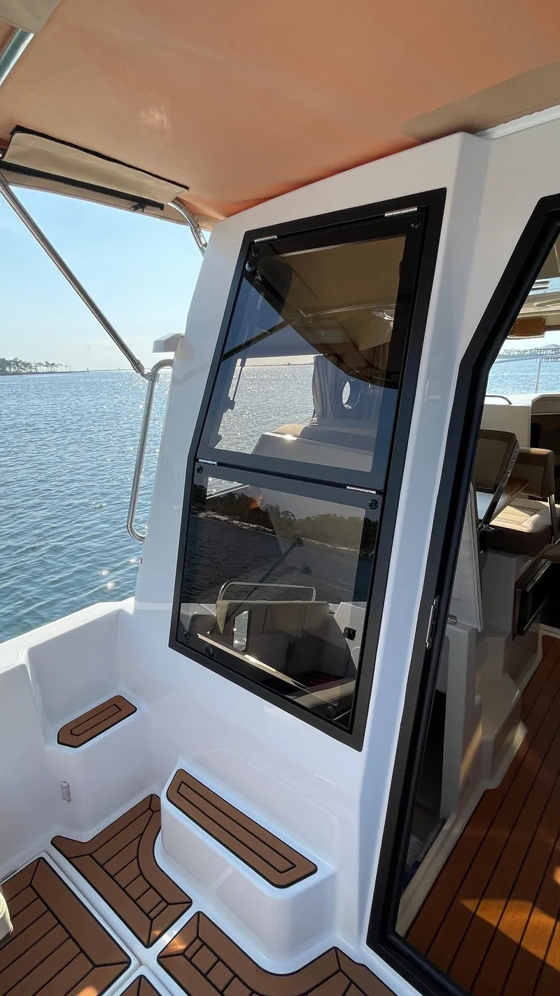 Slide: The Image of Ranger Tug R-25 2026 - 59