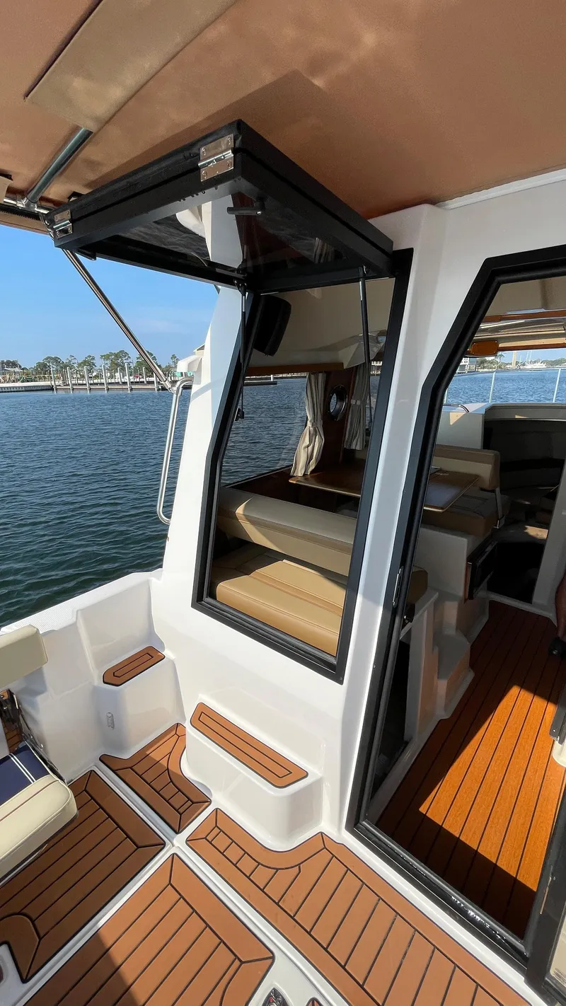 Slide: The Image of Ranger Tug R-25 2026 - 66