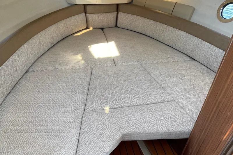 Slide: The Image of Ranger Tug R-25 2026 - 68