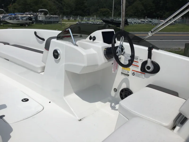 Slide: The Image of Tahoe T18 OB BLK/RED 115M 2024 - 4